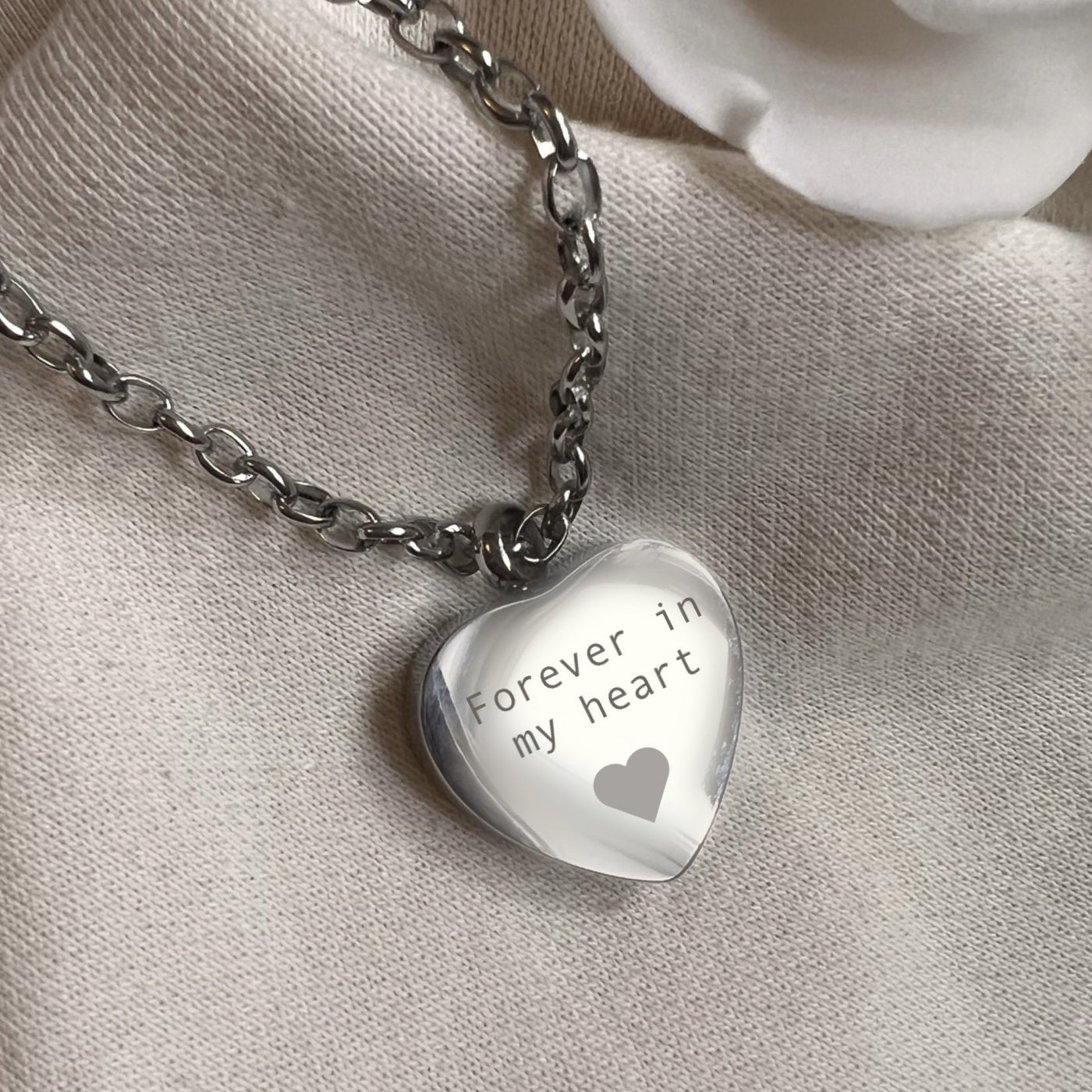 Engraved Ashes Jewellery - Nicky Robin Memorial Jewellery