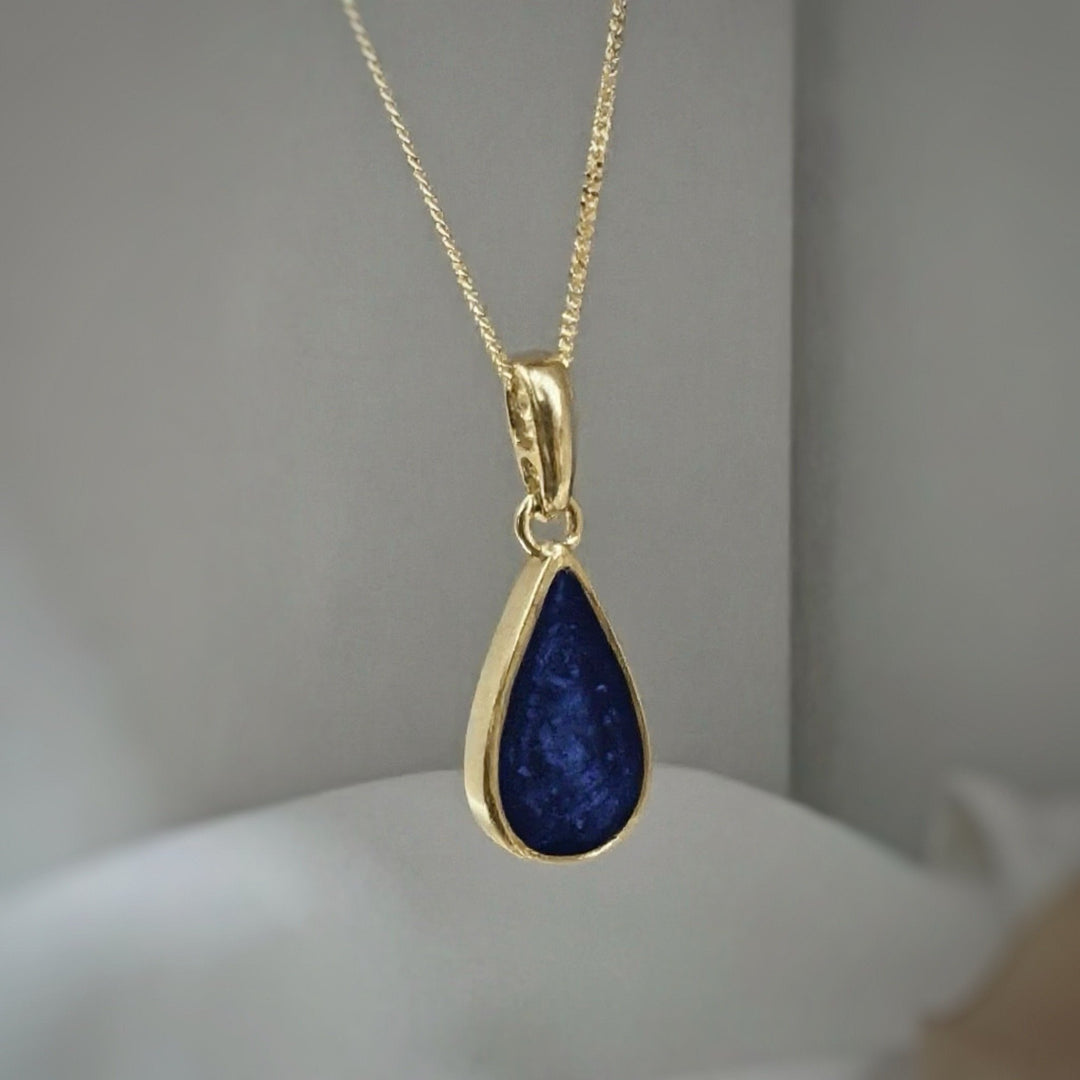 9ct Gold Memorial Ashes Jewellery. 