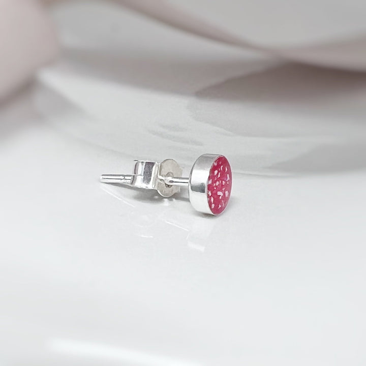 Sterling silver round men’s memorial ashes stud earring