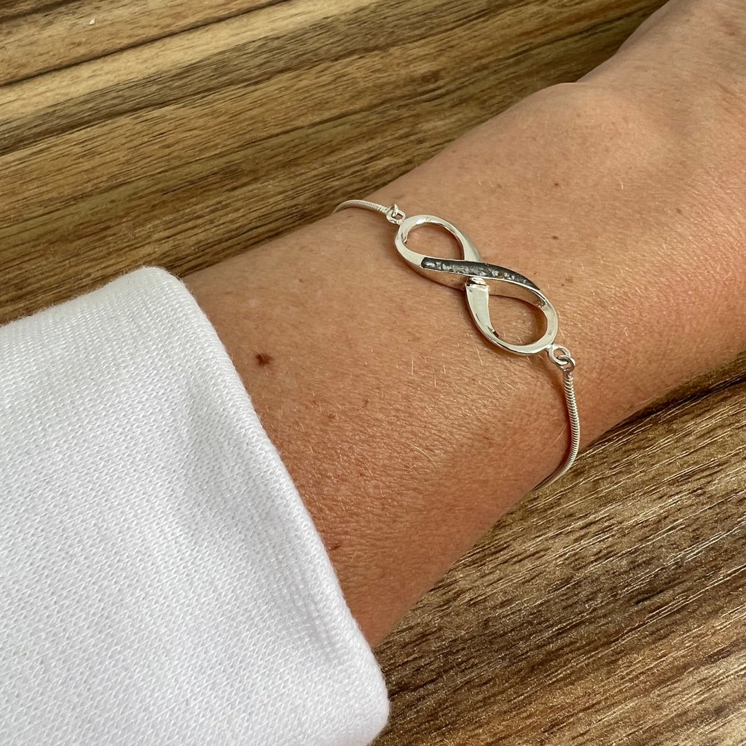 Infinity Memorial Ashes Bracelet - Nicky Robin Memorial Jewellery